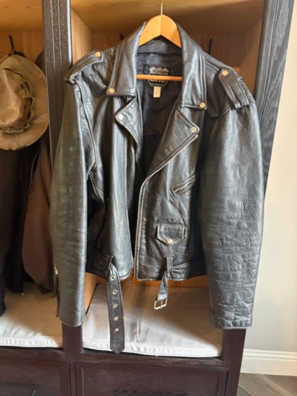 Hwy One  XL Mens Harley Davidson Vintage Leather Jacket